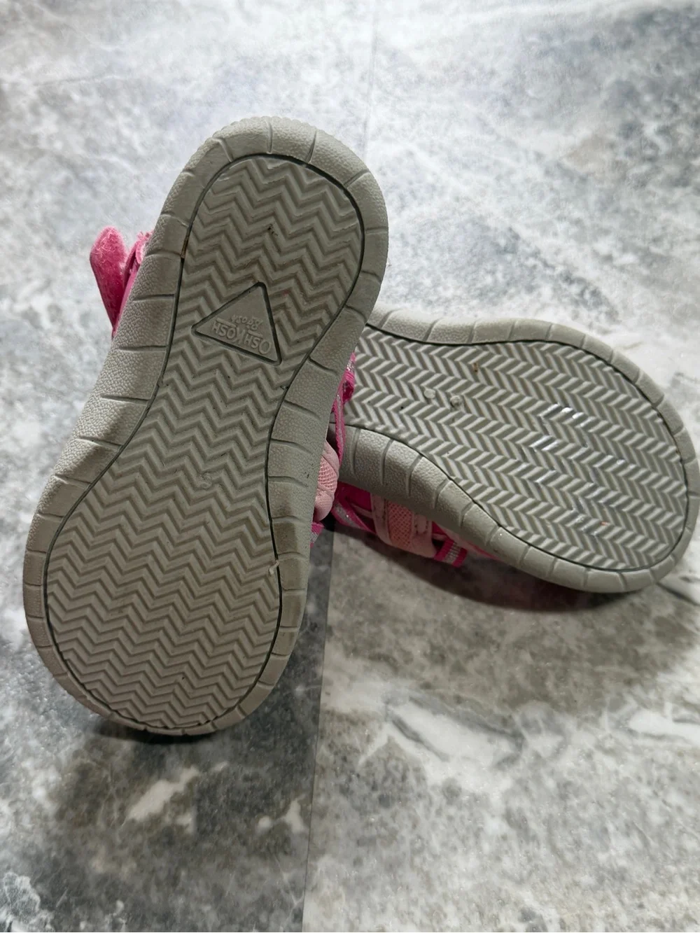 OshKosh B’gosh Girls Size 8 Pink Water Sandals Closed Toe Sport Shoes